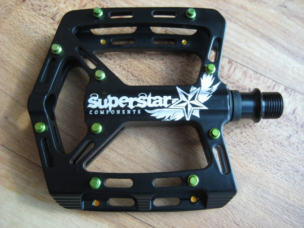 Superstar Ultra Mag Pedals Titanium Axle Green