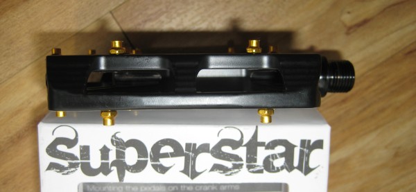 Superstar Ultra Mag Pedals Titanium Axle Side